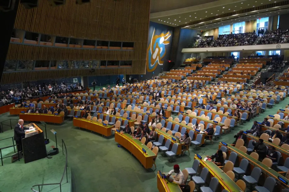 Netanyahu at the UN: An Almost Empty Room, Countries Walk Out Condemning Brutal Aggression in Gaza