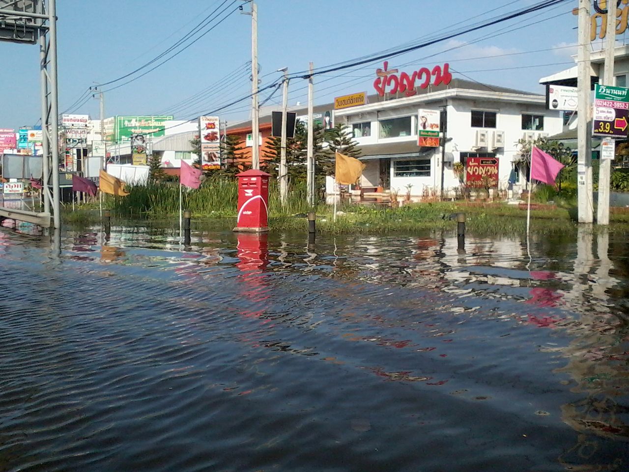 BREAKING NEWS Bangkok Tetapkan Status Bencana di 50 Distrik, Warga Sebut Banjir Lebih Parah dari 2011