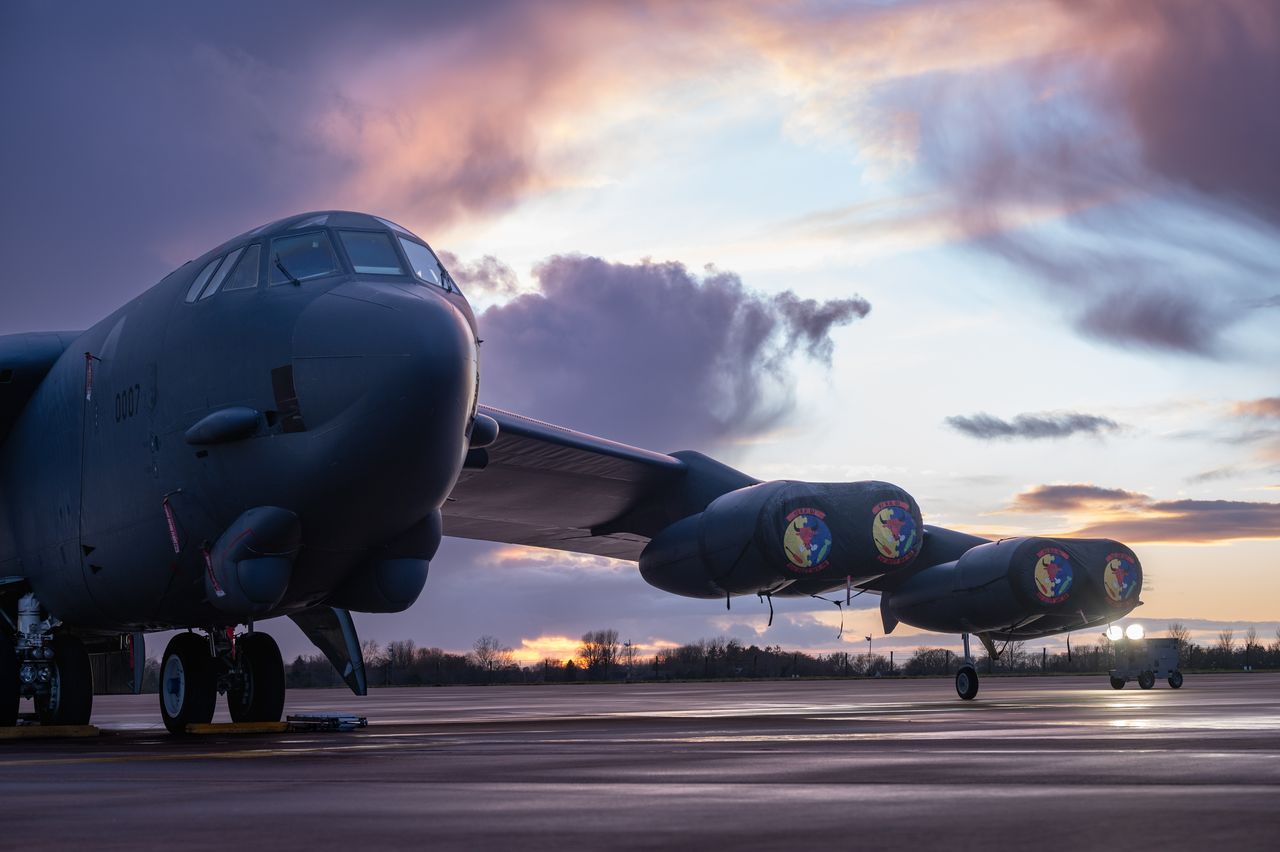 Diduga Siapkan Aksi Teror, Lima Pria Ditangkap Dekat Pangkalan RAF Fairford yang Dipakai AS Serang Iran