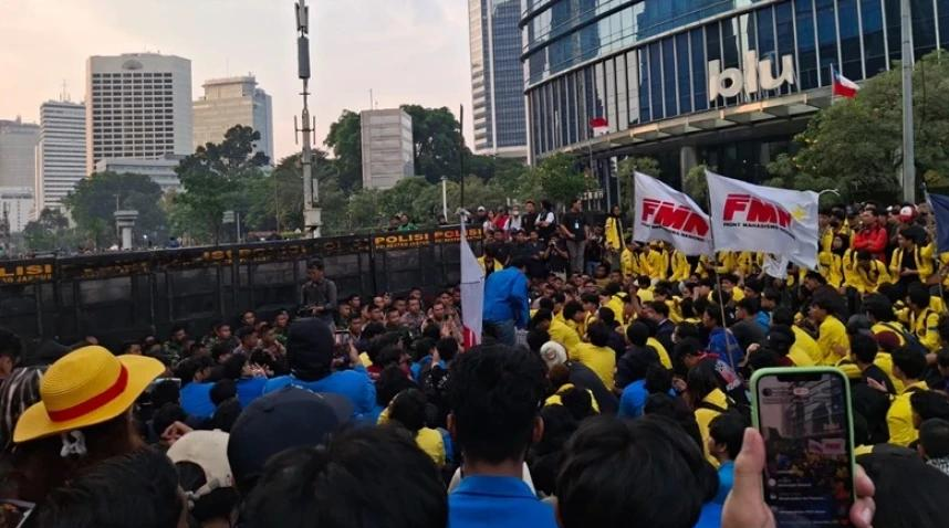 BREAKING NEWS - Demo #IndonesiaSadar di Bundaran HI Hari Ini, BEM UI Bawa 5 Tuntutan di Hari Sumpah Pemuda