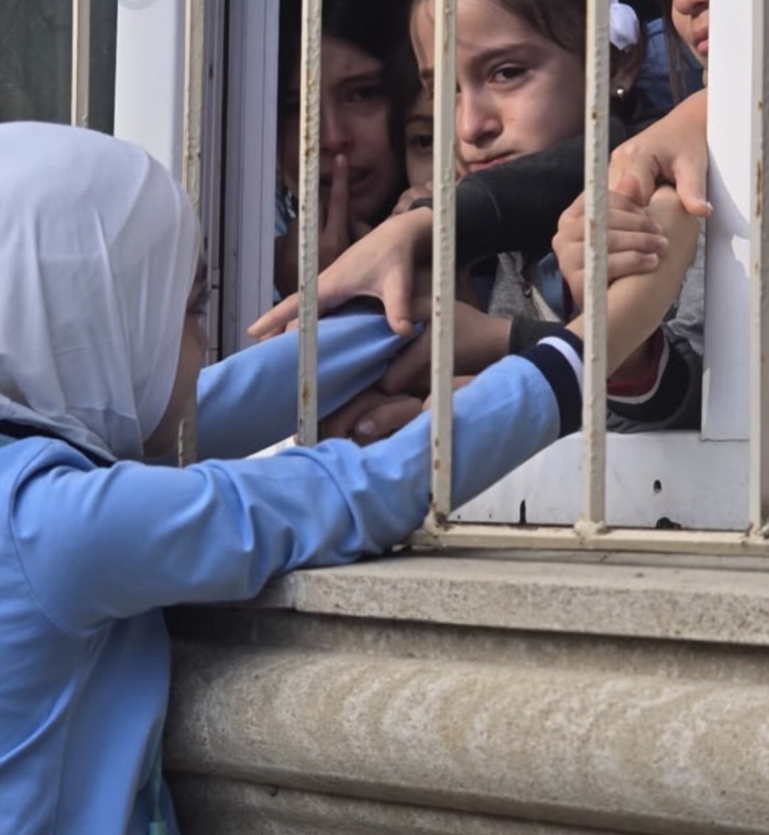 Siswi Berhijab Ditolak Masuk Kelas, Aturan Seragam Sekuler Azerbaijan Picu Gelombang Protes